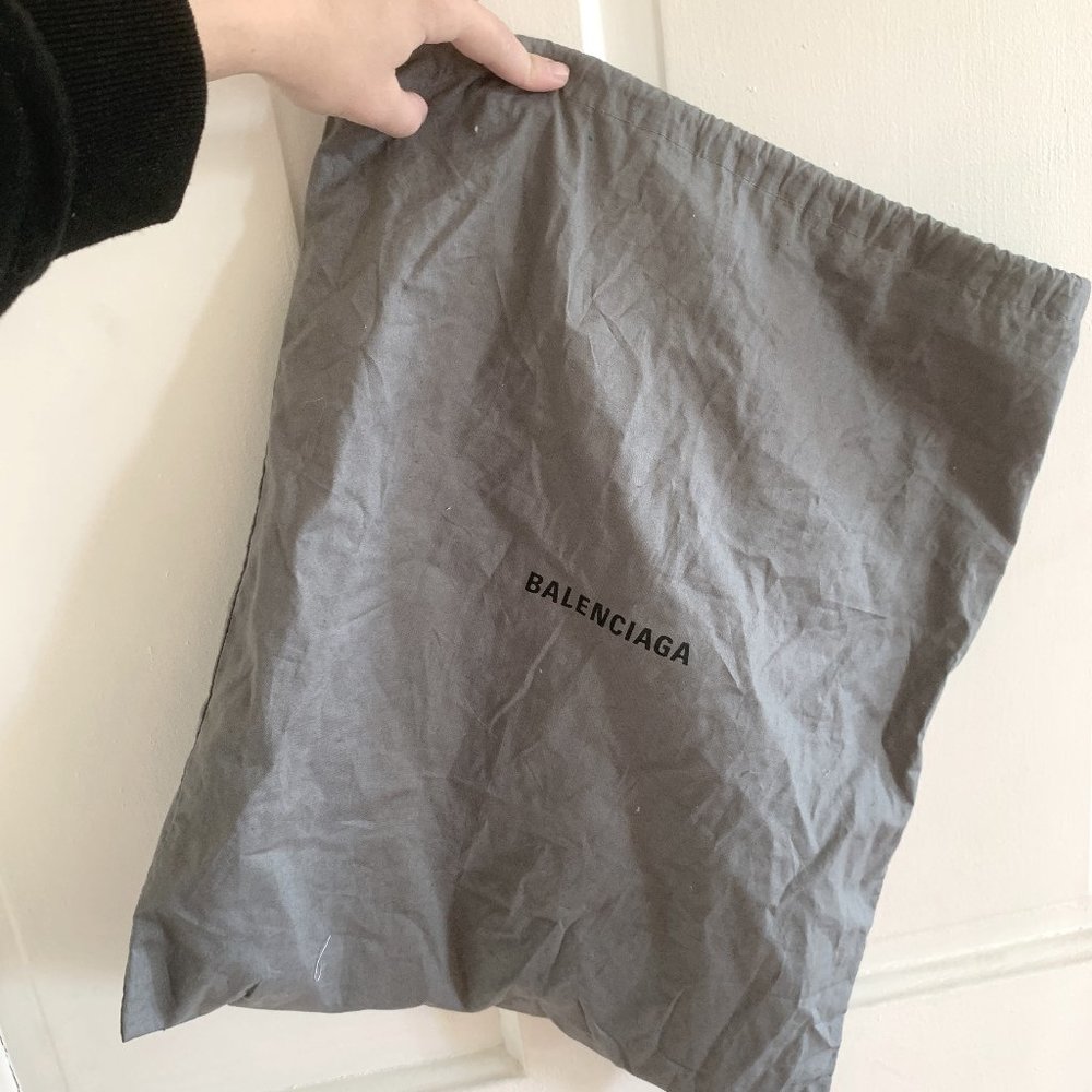 Balenciaga grey dustbag - Picture 1 of 4